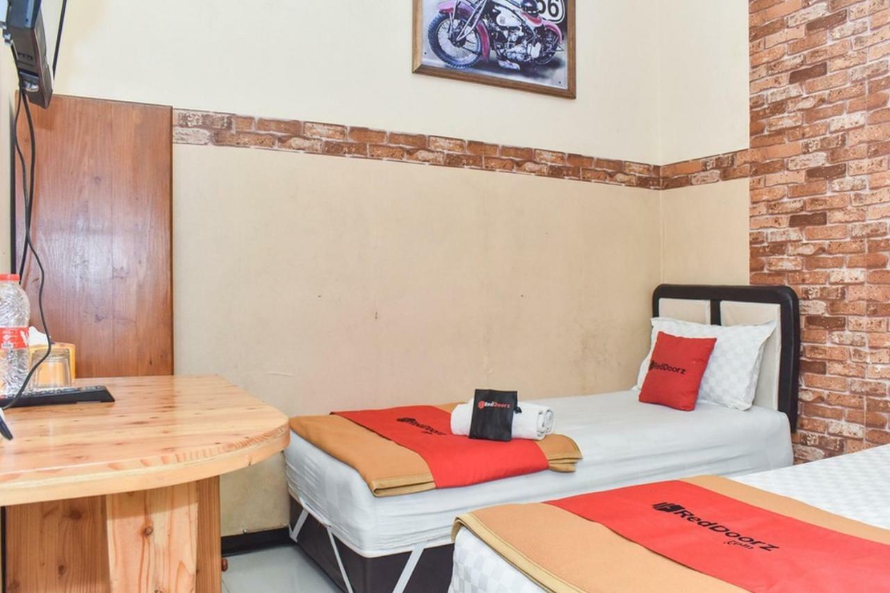 Reddoorz At Omah Wetan Sawojajar Malang Ξενοδοχείο Εξωτερικό φωτογραφία